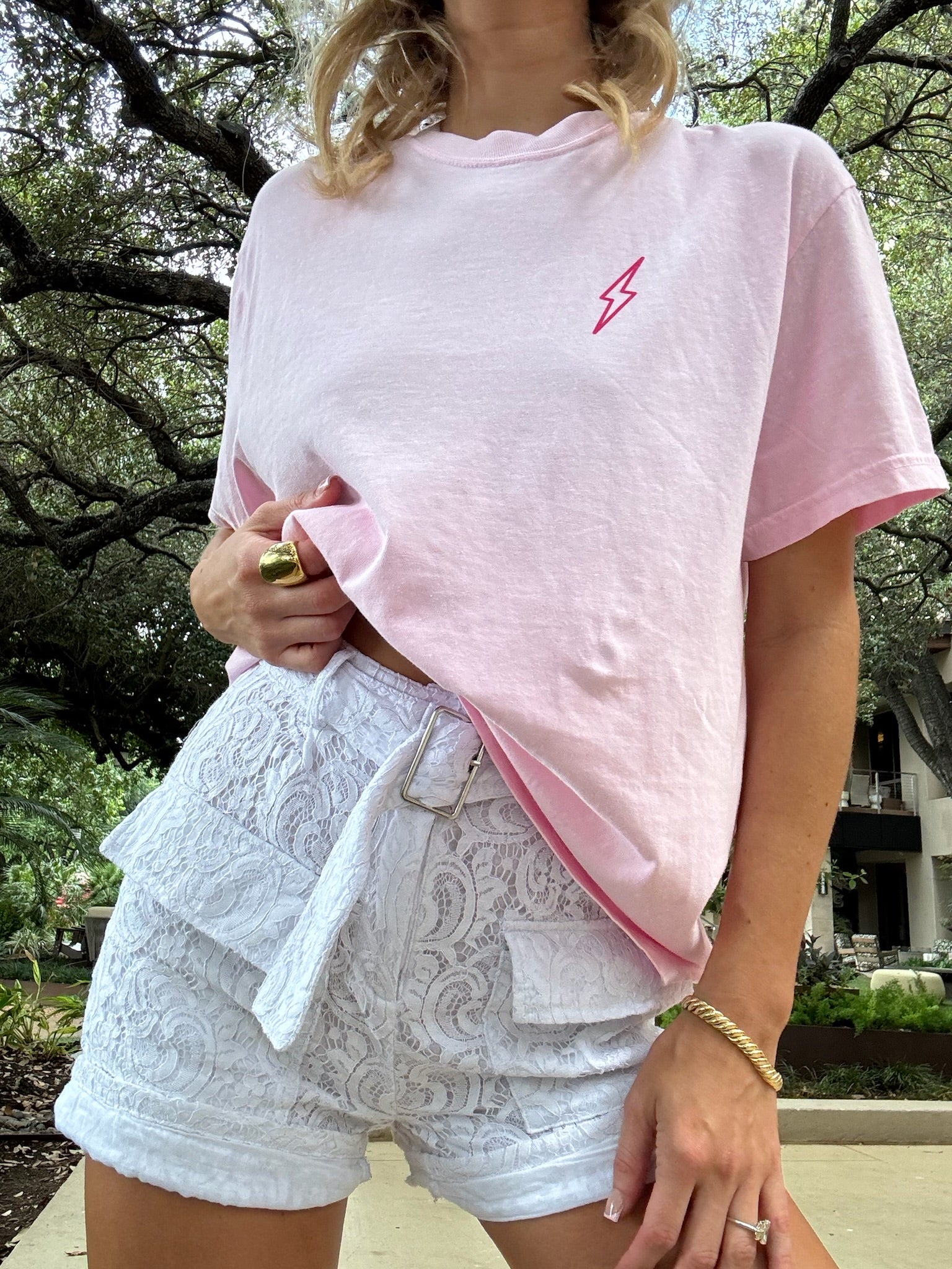 エピヌ　Eé embroidery big shirt ピンク BIGロンTのNEWデザイン❤︎Eé embroidery big long tee❤︎ | épine
