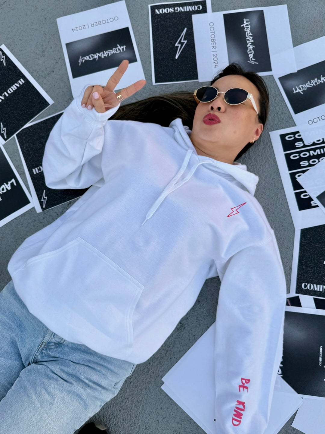 Kind Mind Hoodie - Motivational White Sweatshirt with Brain Design